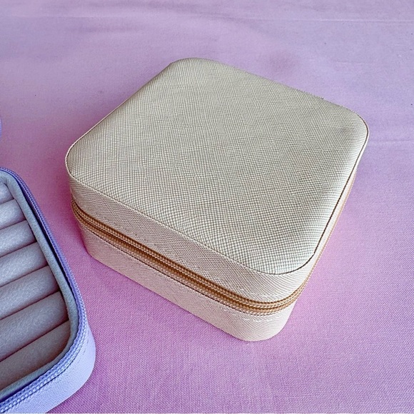 Mini Travel Jewelry Organizer Box - Picture 2 of 2